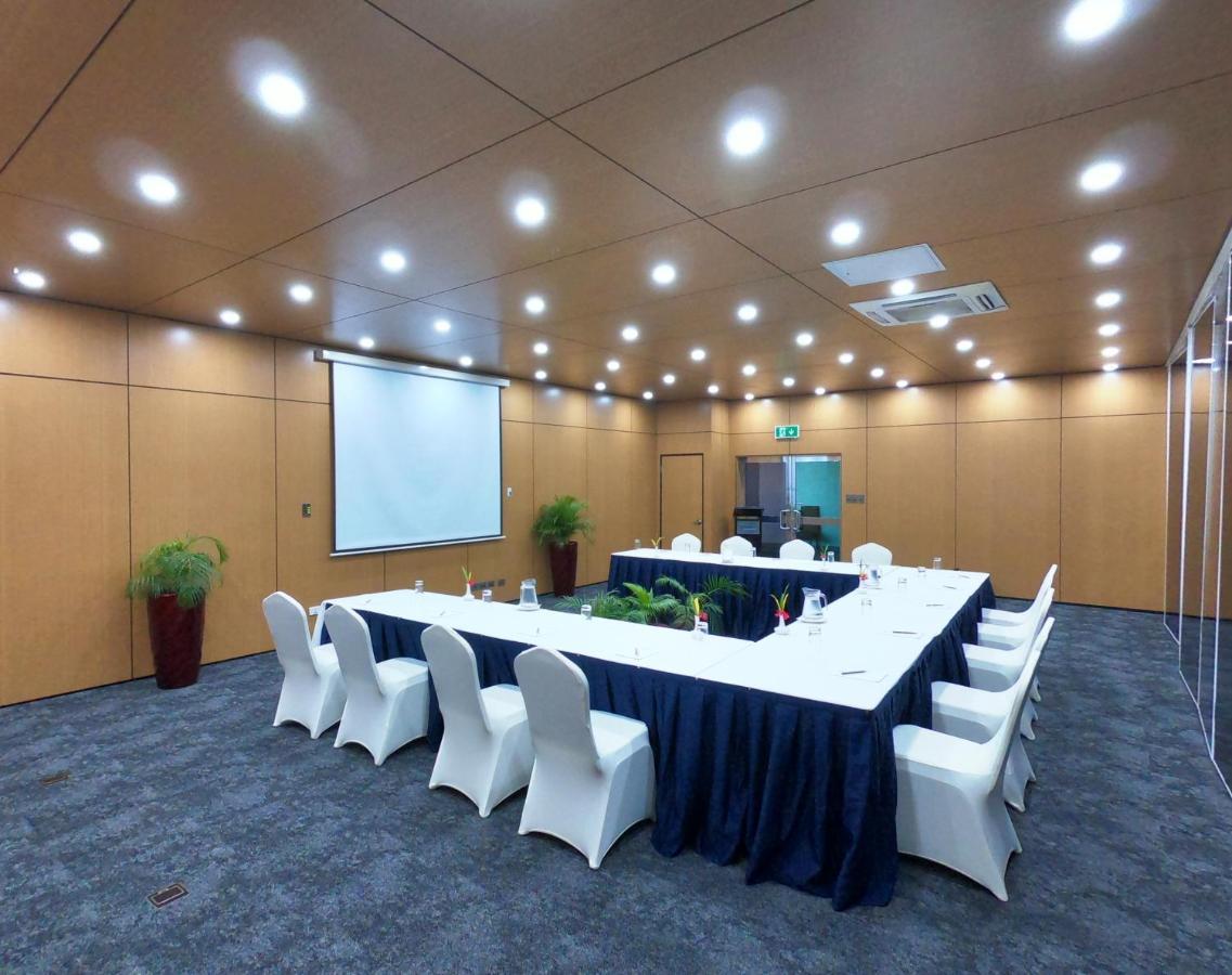 קוקופו Gazelle International Hotel מראה חיצוני תמונה
