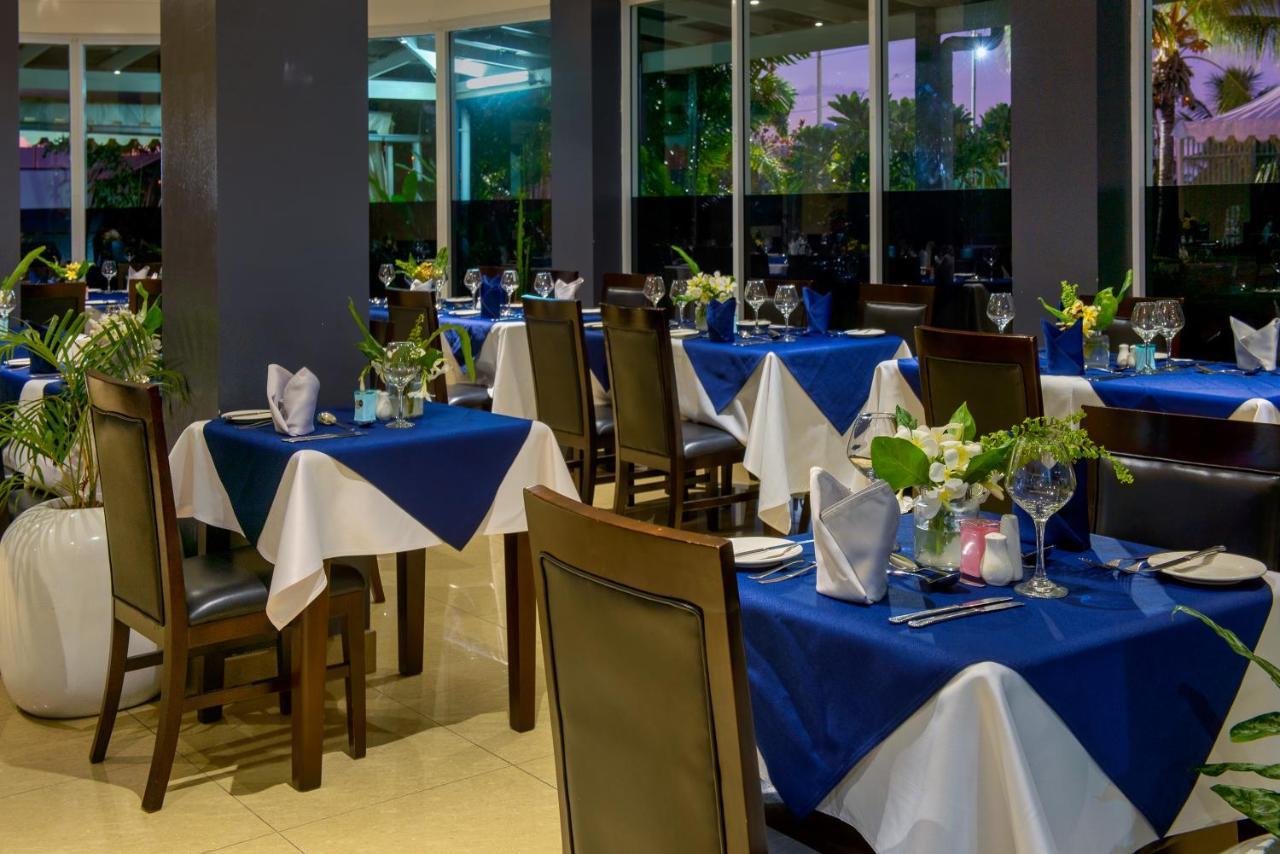 קוקופו Gazelle International Hotel מראה חיצוני תמונה