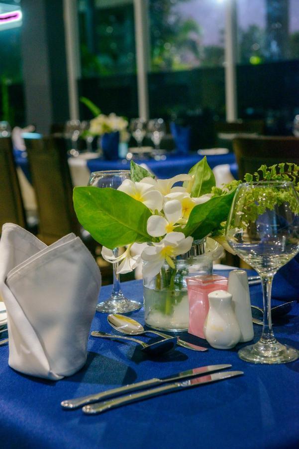 קוקופו Gazelle International Hotel מראה חיצוני תמונה