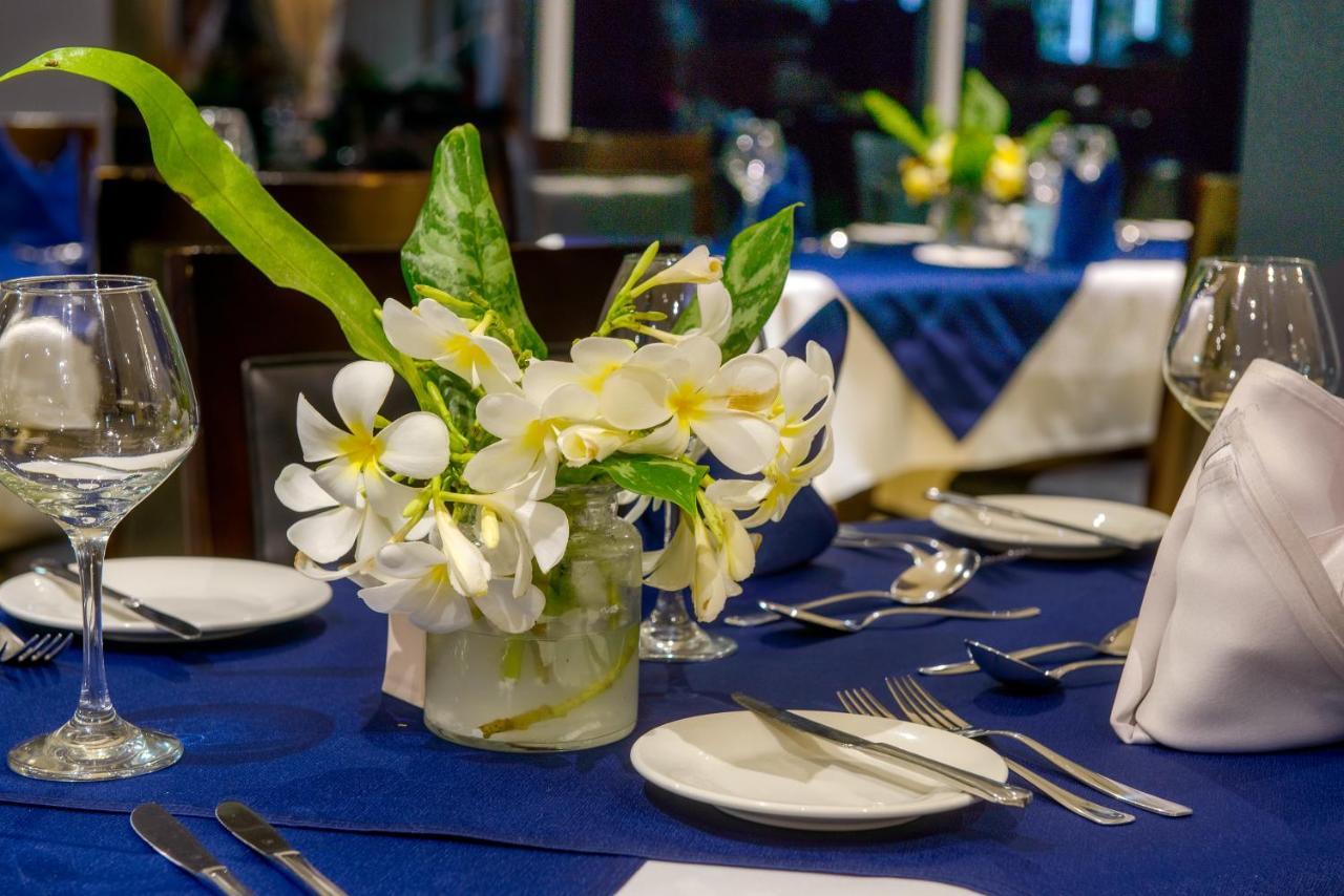 קוקופו Gazelle International Hotel מראה חיצוני תמונה